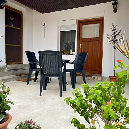 Appartamento Julia Apartmanhaz Harkány
