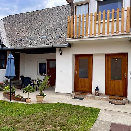 Julia Apartmanhaz Appartamento Harkány