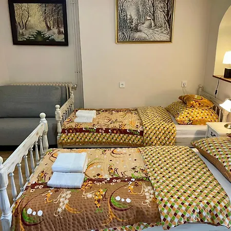 شقة Julia Apartmanhaz