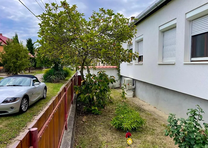 Julia Apartmanhaz דירה